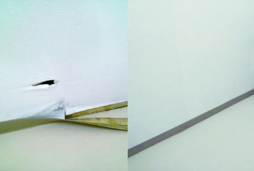 壁面の敗れたクロスと修繕後の壁面の比較