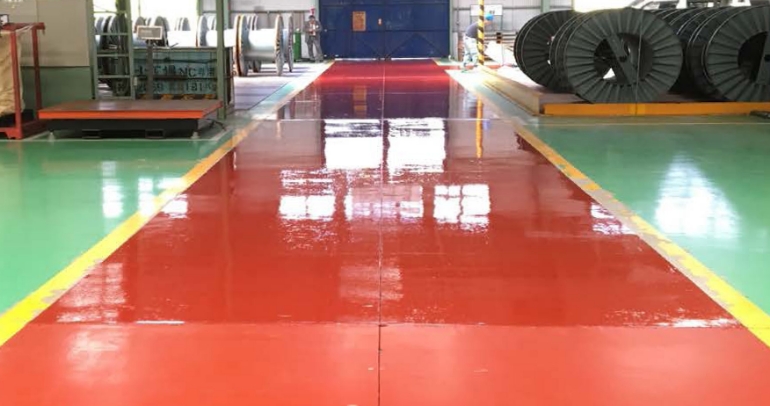 UVコーティングされた工場の床