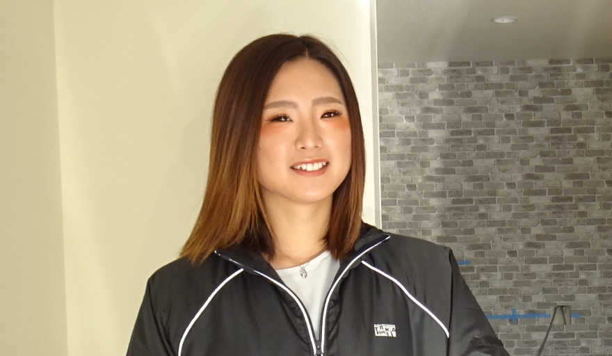 インタビューに答える社員のイメージ