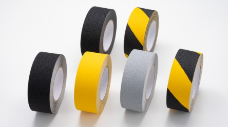 ザラックス（ZARAX）の集合